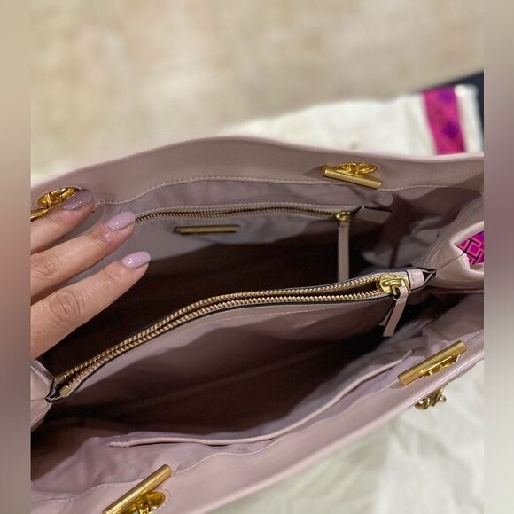 Tory Burch Fleming Tote - Picture 5 of 9